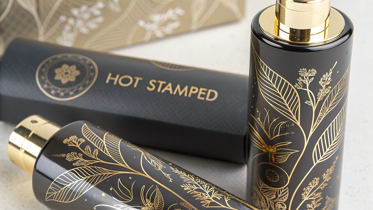 luxury-plastic-cosmetic-bottles-with-hot-stamping